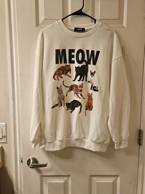 Cider White 'MEOW' Multi-Cat Graphic Sweatshirt